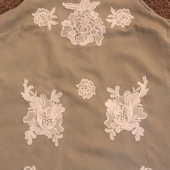 Pale green dress with lace overlay - Picture 3 of 6
